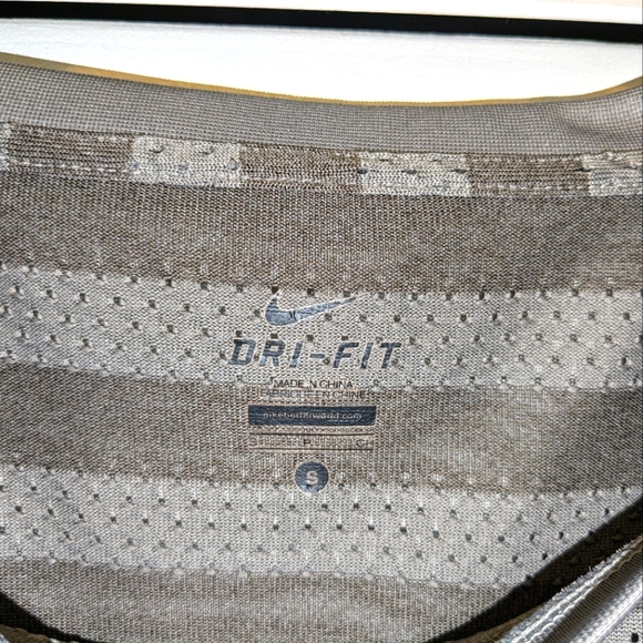 Nike Dri Fit Women's Small Gray Striped Mesh Perforated Long Sleeve Top Workout - Picture 4 of 12